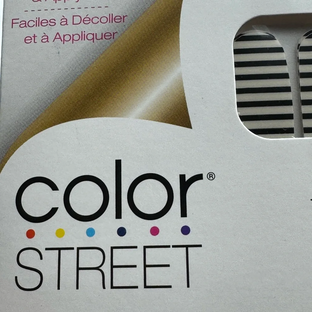 Color Street 100% real nail polish strips “ between the lines” FDL029 nip